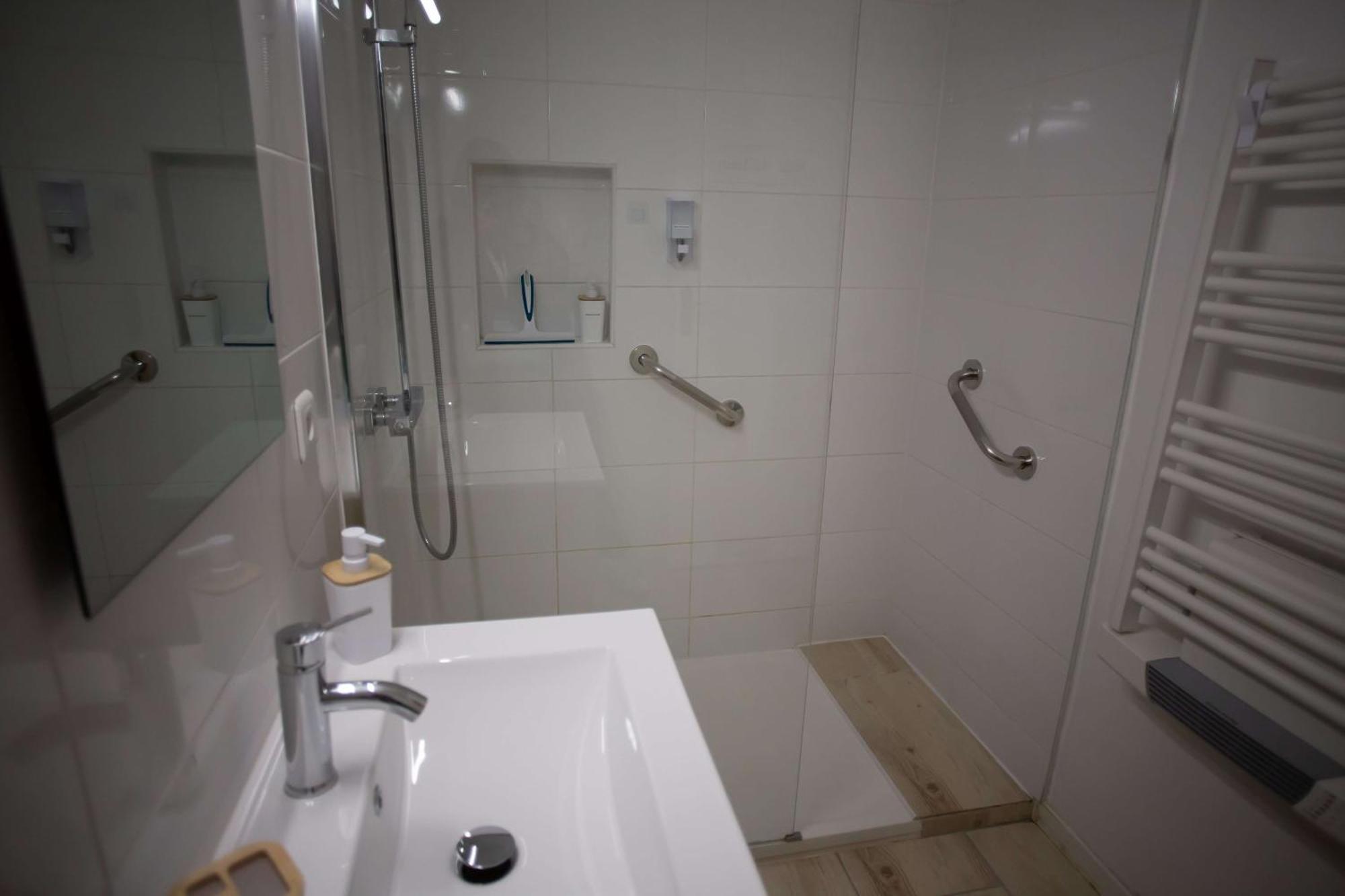 Le Cypres - Appartement Ideal Pour Vos Vacances Ou Vos Deplacements Professionnels A Beziers Exterior photo